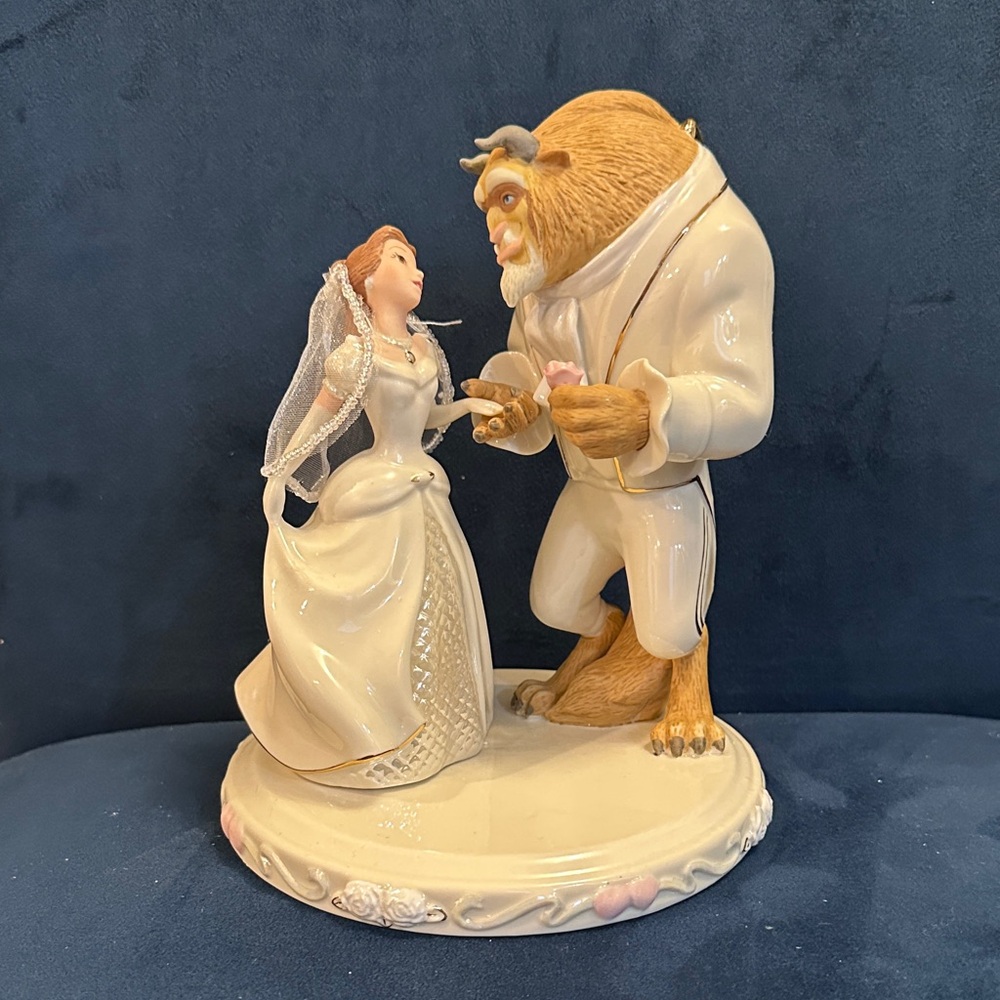 Lenox Beauty and the Beast Cake Topper - Cream and Gold